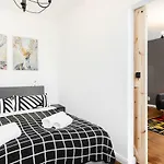 First Central Apartments By Noclegi Renters