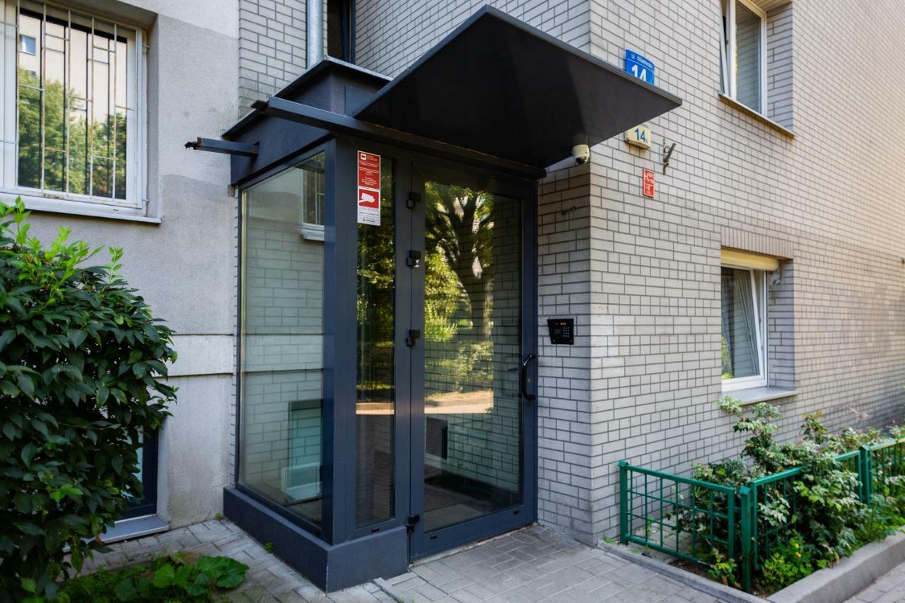 First By Renters * Warschau