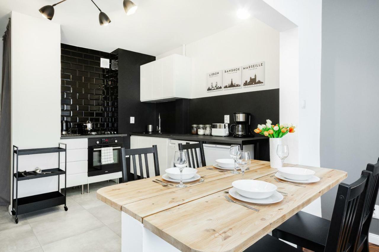 Butas First By Renters