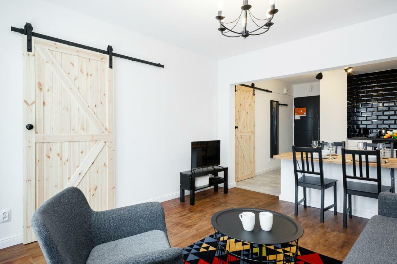 Butas First By Renters
