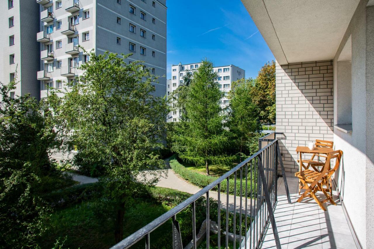 First By Renters * Warschau