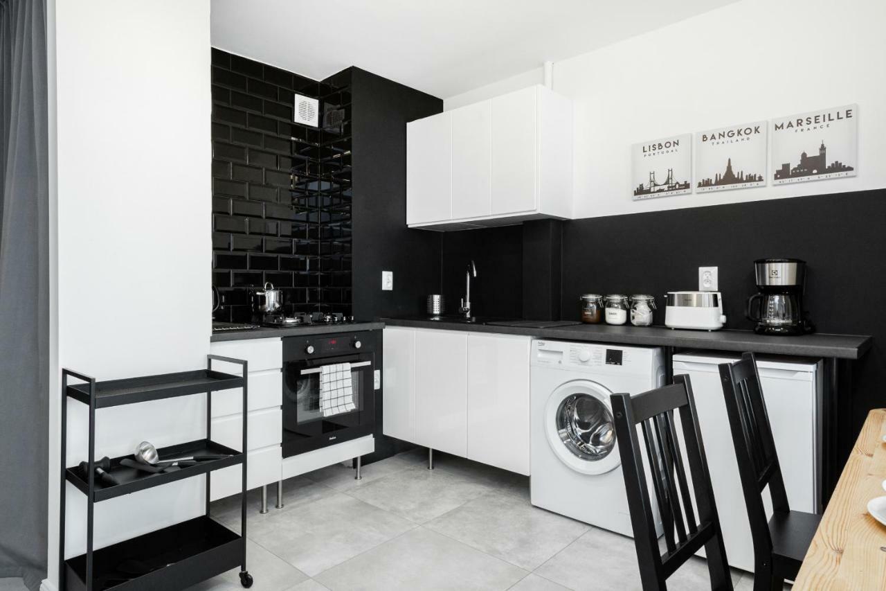 First By Renters Apartment *